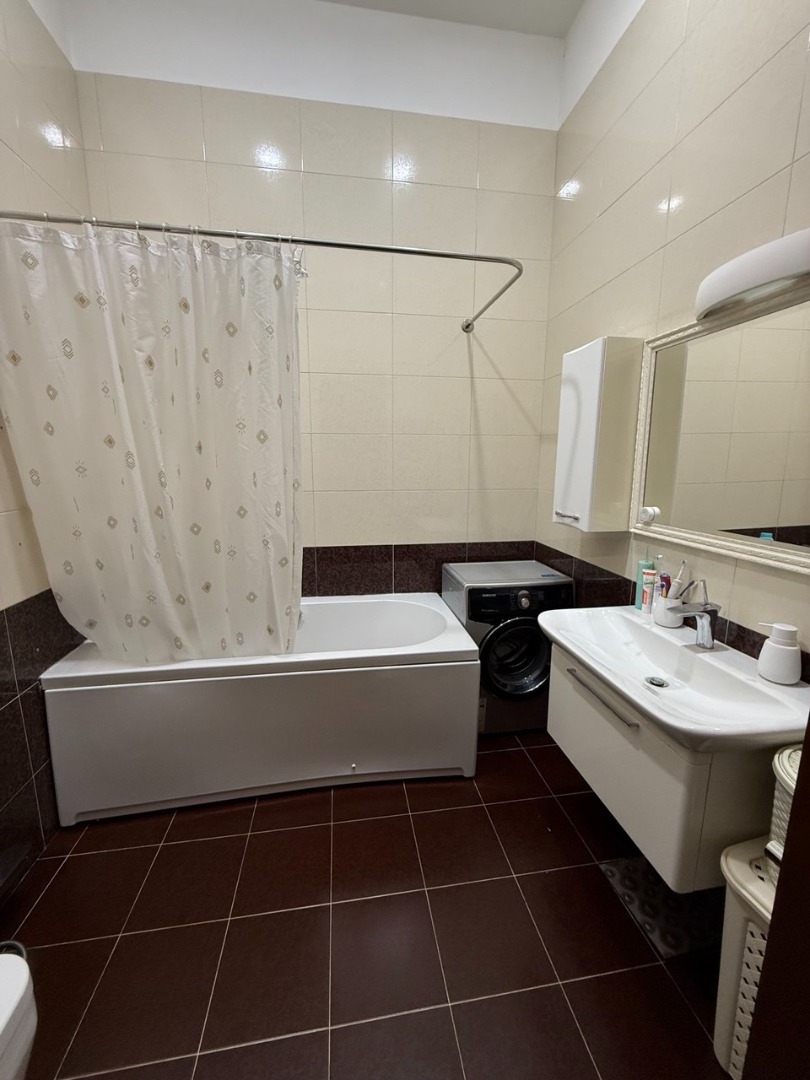продажа трехкомнатной квартиры номер A-174579 в Приморском районе, фото номер 17